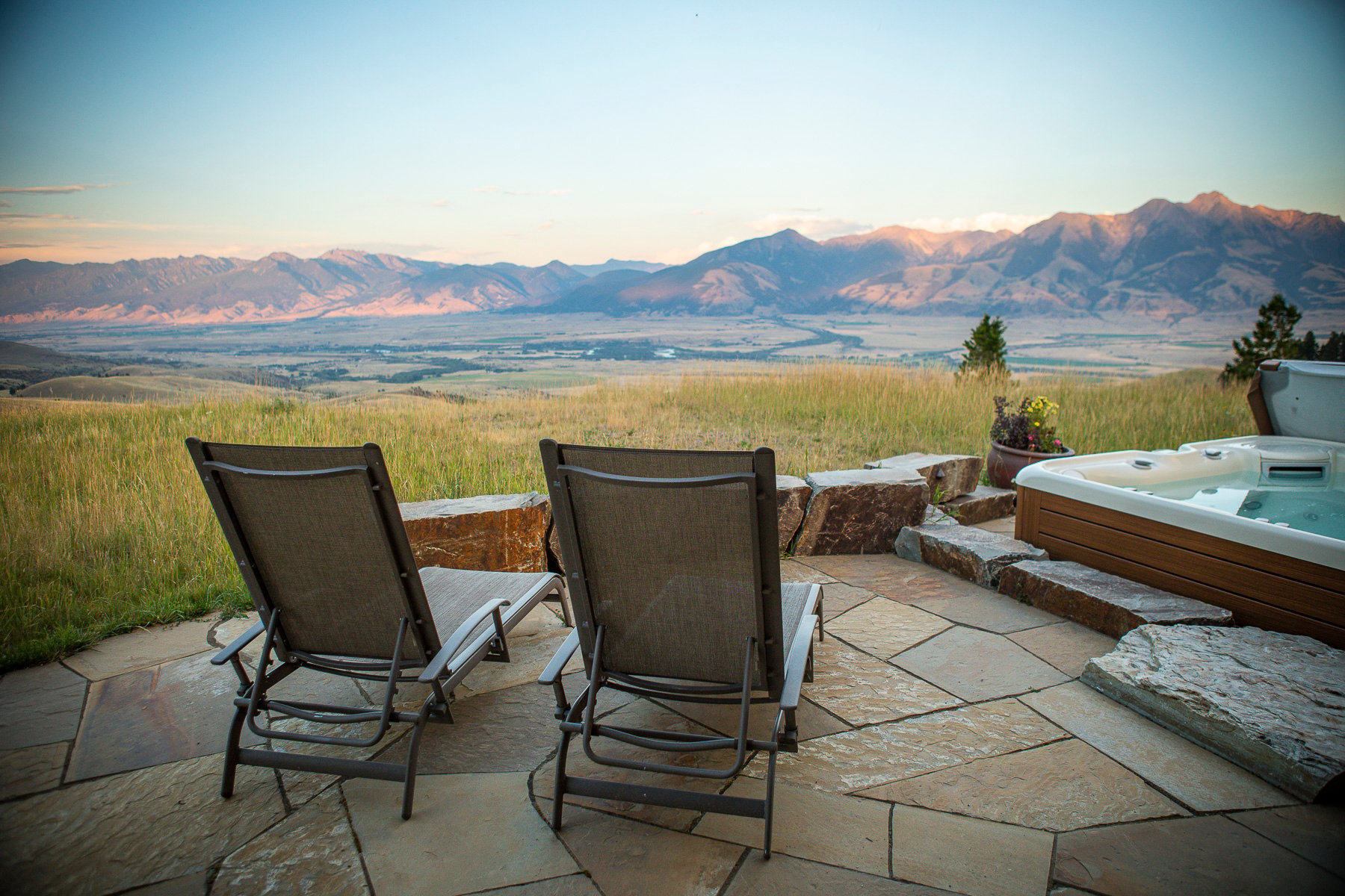 patio mountains with hot tub